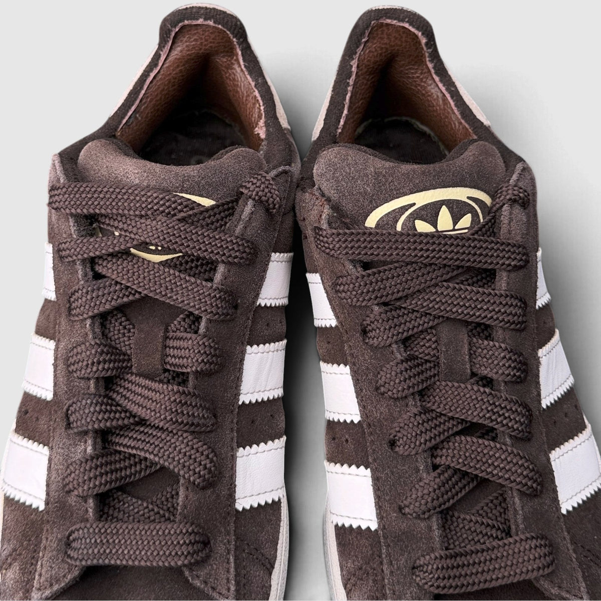 Adidas Campus, buty sportowe damskie w bardzo dobrym stanie rozmiar 40, detal
