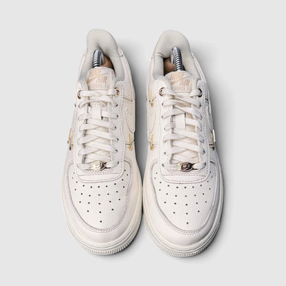 Nike Air Force 1 Low Mini Gold Swooshes, buty sportowe damskie w bardzo dobrym stanie rozmiar 36.5, widok z góry
