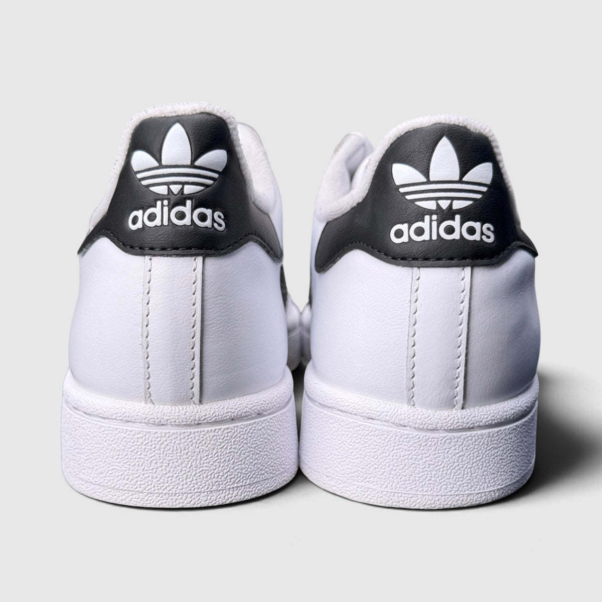 Adidas Superstar II Cloud White Black, buty sportowe damskie w bardzo dobrym stanie rozmiar 38, widok z tyłu