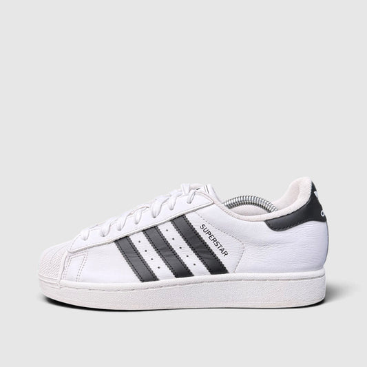 Adidas Superstar II, buty sportowe damskie w bardzo dobrym stanie rozmiar 40, boczny profil, lewa strona