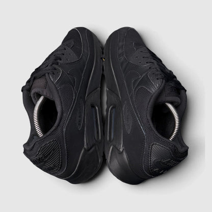 Nike Air Max 90 Triple Black, buty sportowe męskie w bardzo dobrym stanie rozmiar 42.5, widok z tyłu