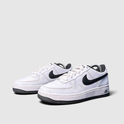 Nike Air Force 1 LV8 3, buty sportowe damskie w bardzo dobrym stanie rozmiar 36.5, para butów