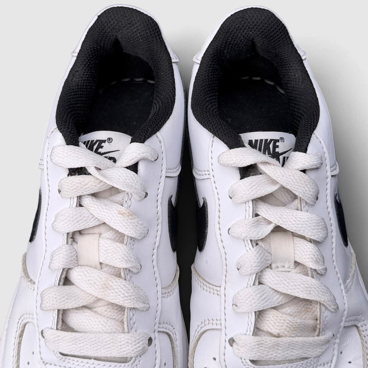 Nike Air Force 1 LV8 3, buty sportowe damskie w bardzo dobrym stanie rozmiar 36.5, widok z góry