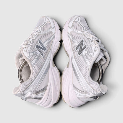 New Balance 740 White/Silver Metallic, buty sportowe męskie w bardzo dobrym stanie rozmiar 41.5, widok z góry