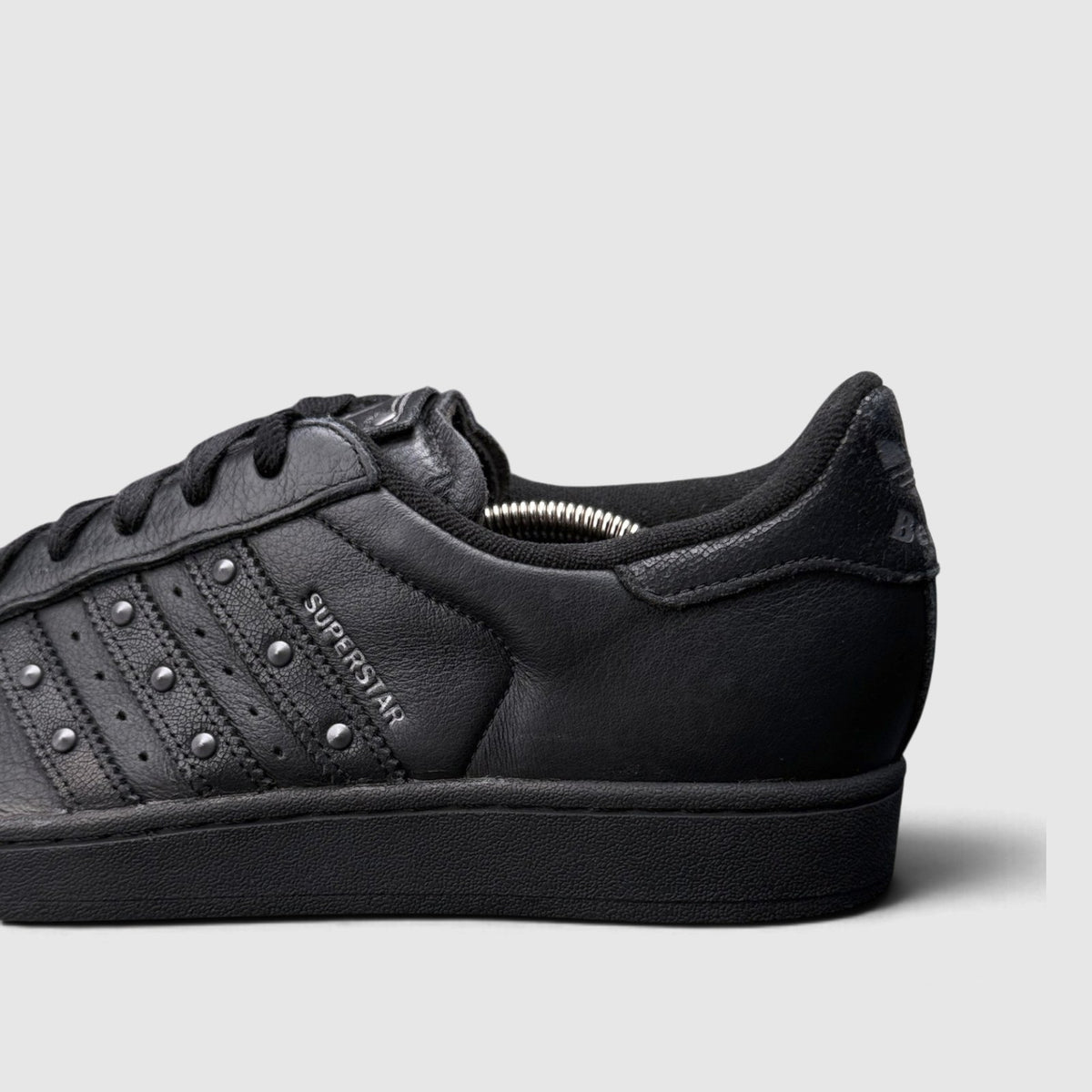 Adidas Superstar II, buty sportowe męskie w bardzo dobrym stanie rozmiar 44 2/3, boczny profil, lewa strona