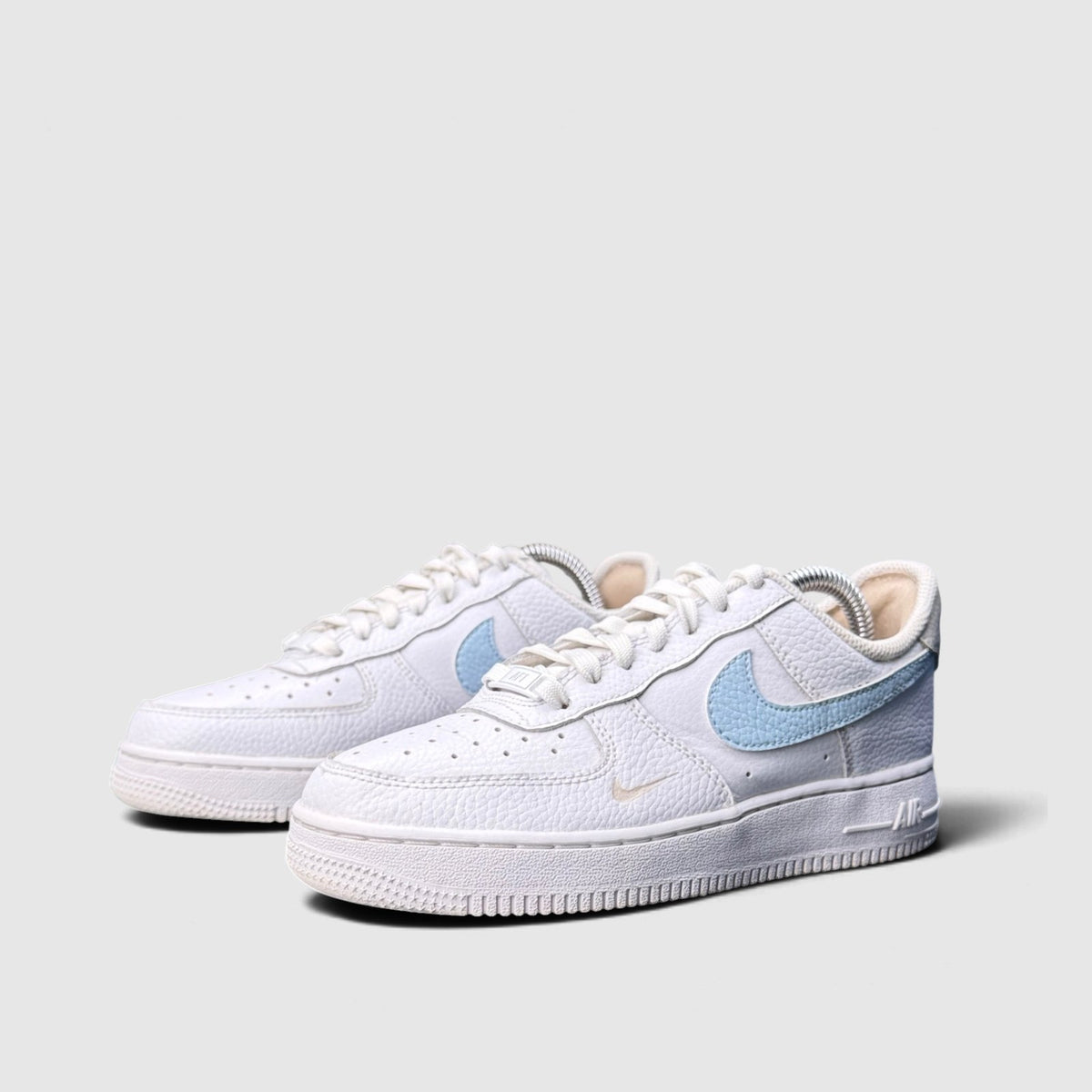 Nike Air Force 1 '07 Low Light Armory Blue, buty sportowe damskie w bardzo dobrym stanie rozmiar 36.5, para butów