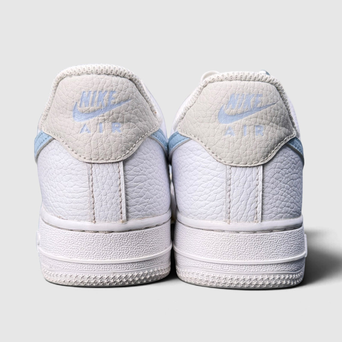 Nike Air Force 1 '07 Low Light Armory Blue, buty sportowe damskie w bardzo dobrym stanie rozmiar 36.5, widok z tyłu