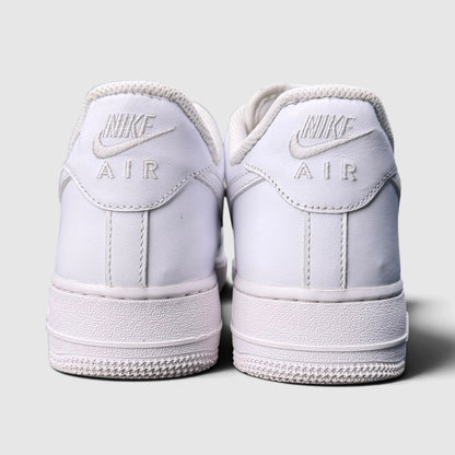 Nike Air Force 1 Low Triple White, buty sportowe męskie w bardzo dobrym stanie rozmiar 44, widok z tyłu