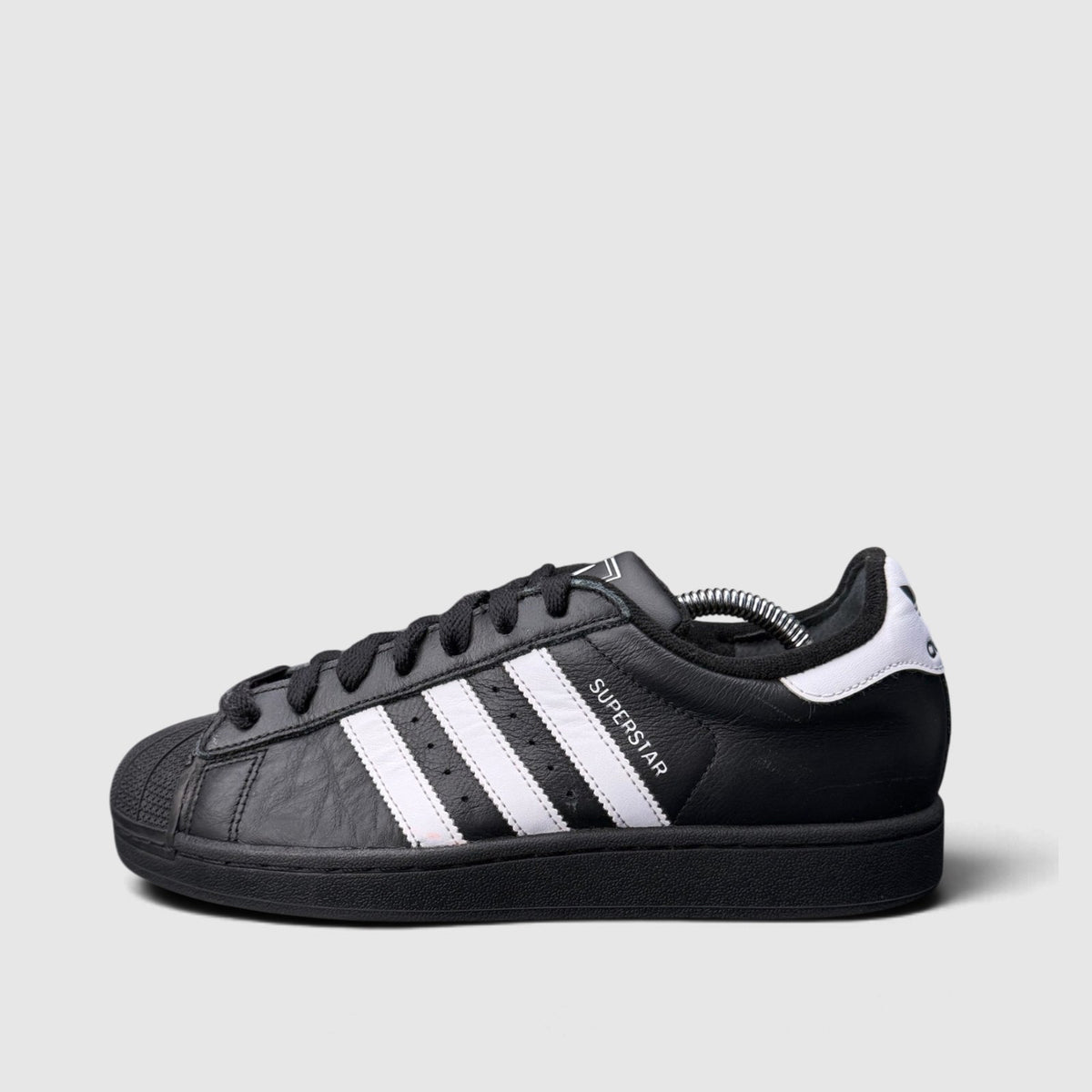 Adidas Superstar II Black White, buty sportowe damskie w bardzo dobrym stanie rozmiar 40, boczny profil, lewa strona