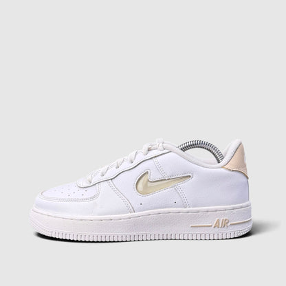 Nike Air Force 1 Low Jewel White Pale Ivory, buty sportowe damskie w bardzo dobrym stanie rozmiar 37.5, boczny profil, prawa strona