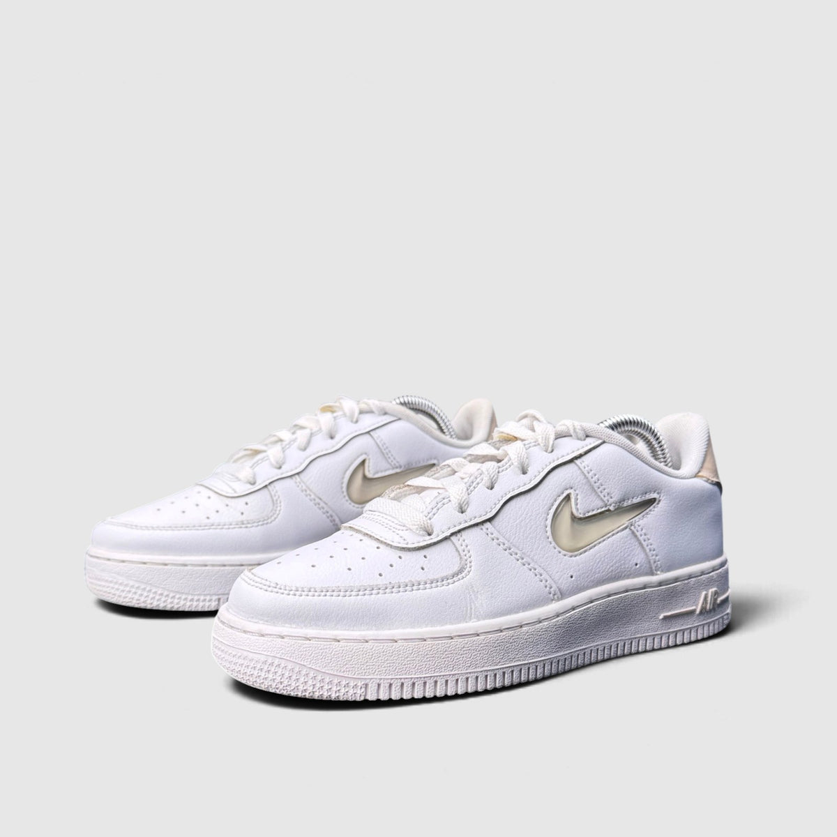 Nike Air Force 1 Low Jewel White Pale Ivory, buty sportowe damskie w bardzo dobrym stanie rozmiar 37.5, para butów