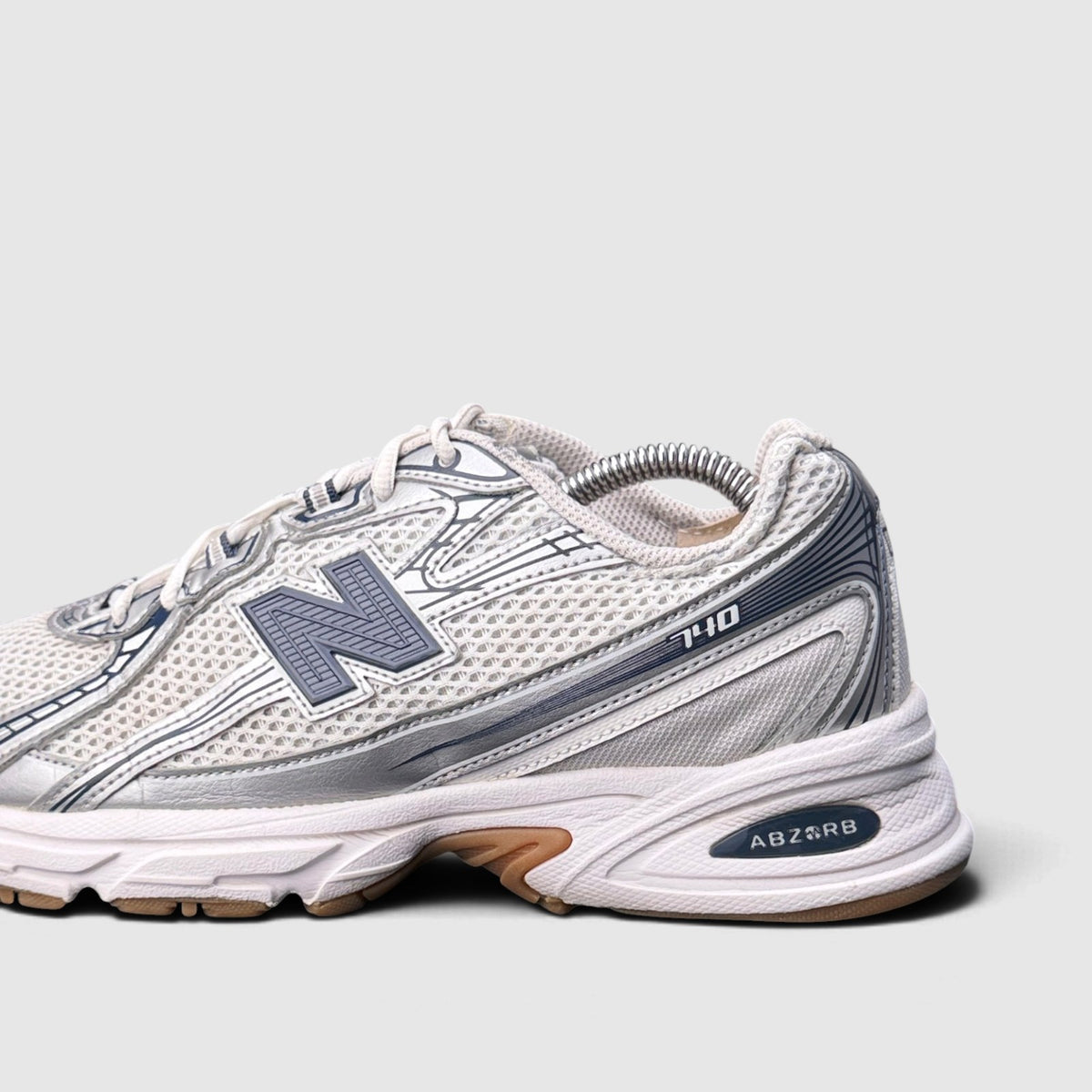 New Balance 740, buty sportowe męskie w bardzo dobrym stanie rozmiar 41, boczny profil, prawa strona