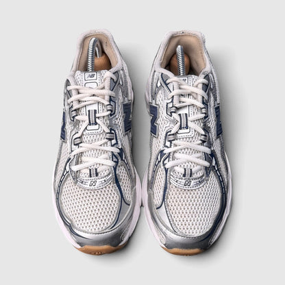 New Balance 740, buty sportowe męskie w bardzo dobrym stanie rozmiar 41, widok z góry