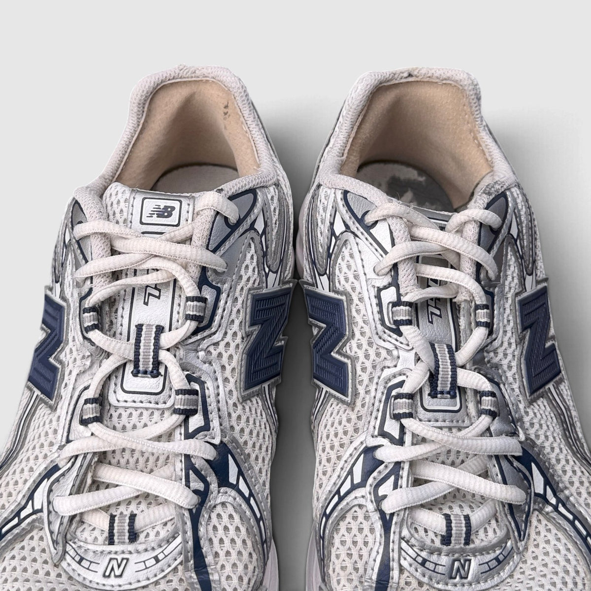 New Balance 740, buty sportowe męskie w bardzo dobrym stanie rozmiar 41, widok z góry