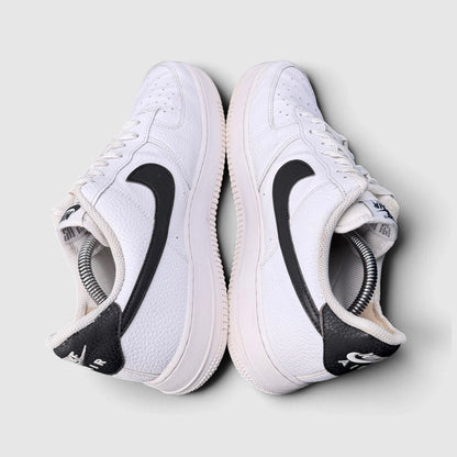 Nike Air Force 1 Low White/Black, buty sportowe męskie w bardzo dobrym stanie rozmiar 45, widok z góry