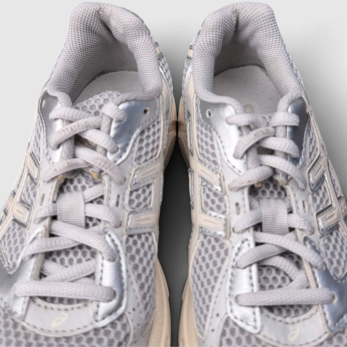 Asics Gel 1130, buty sportowe damskie w bardzo dobrym stanie rozmiar 35.5, detal