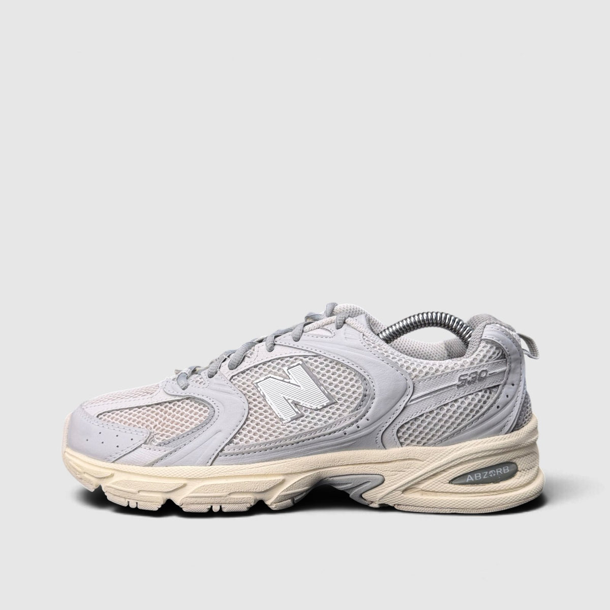 New Balance 530, buty sportowe męskie w bardzo dobrym stanie rozmiar 41.5, boczny profil, lewa strona