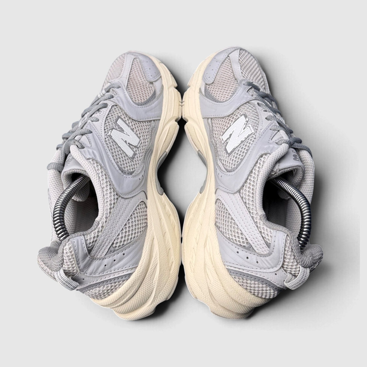 New Balance 530, buty sportowe męskie w bardzo dobrym stanie rozmiar 41.5, widok z góry