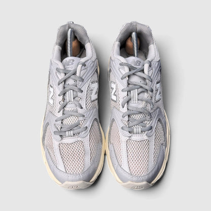 New Balance 530, buty sportowe męskie w bardzo dobrym stanie rozmiar 41.5, widok z góry
