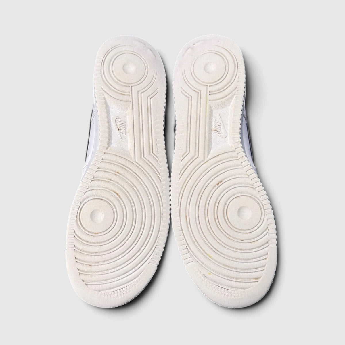 Nike Air Force 1 '07 Low, buty sportowe męskie w dobrym stanie rozmiar 44, podeszwa