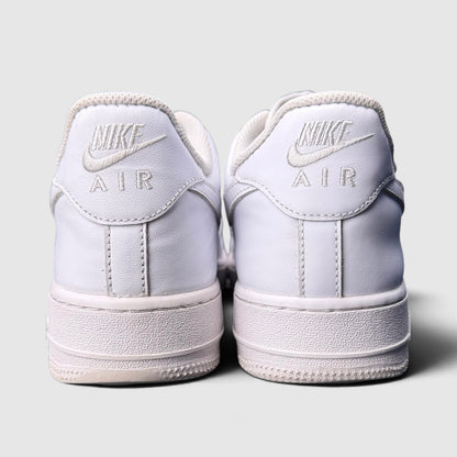 Nike Air Force 1 Low Triple White, buty sportowe męskie w bardzo dobrym stanie rozmiar 44, widok z tyłu