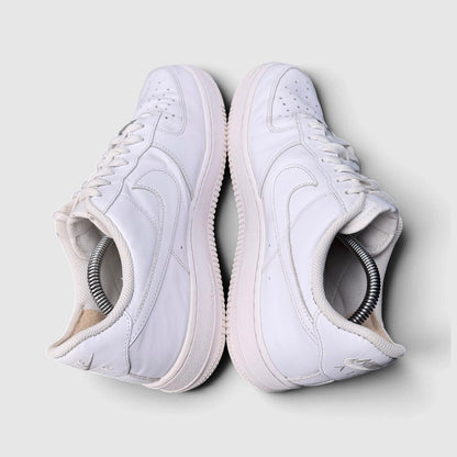 Nike Air Force 1 Low Triple White, buty sportowe męskie w bardzo dobrym stanie rozmiar 44, para butów