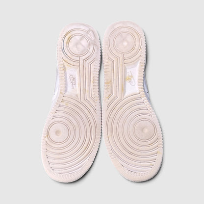 Nike Air Force 1 Low Triple White, buty sportowe męskie w bardzo dobrym stanie rozmiar 44, podeszwa