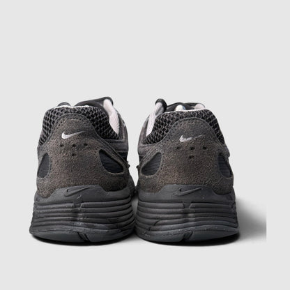 Nike P-6000, buty sportowe męskie w bardzo dobrym stanie rozmiar 42.5, widok z tyłu