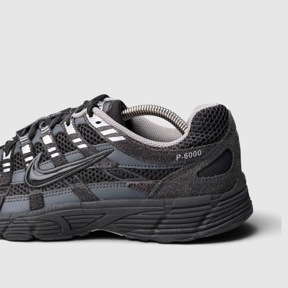 Nike P-6000, buty sportowe męskie w bardzo dobrym stanie rozmiar 42.5, detal