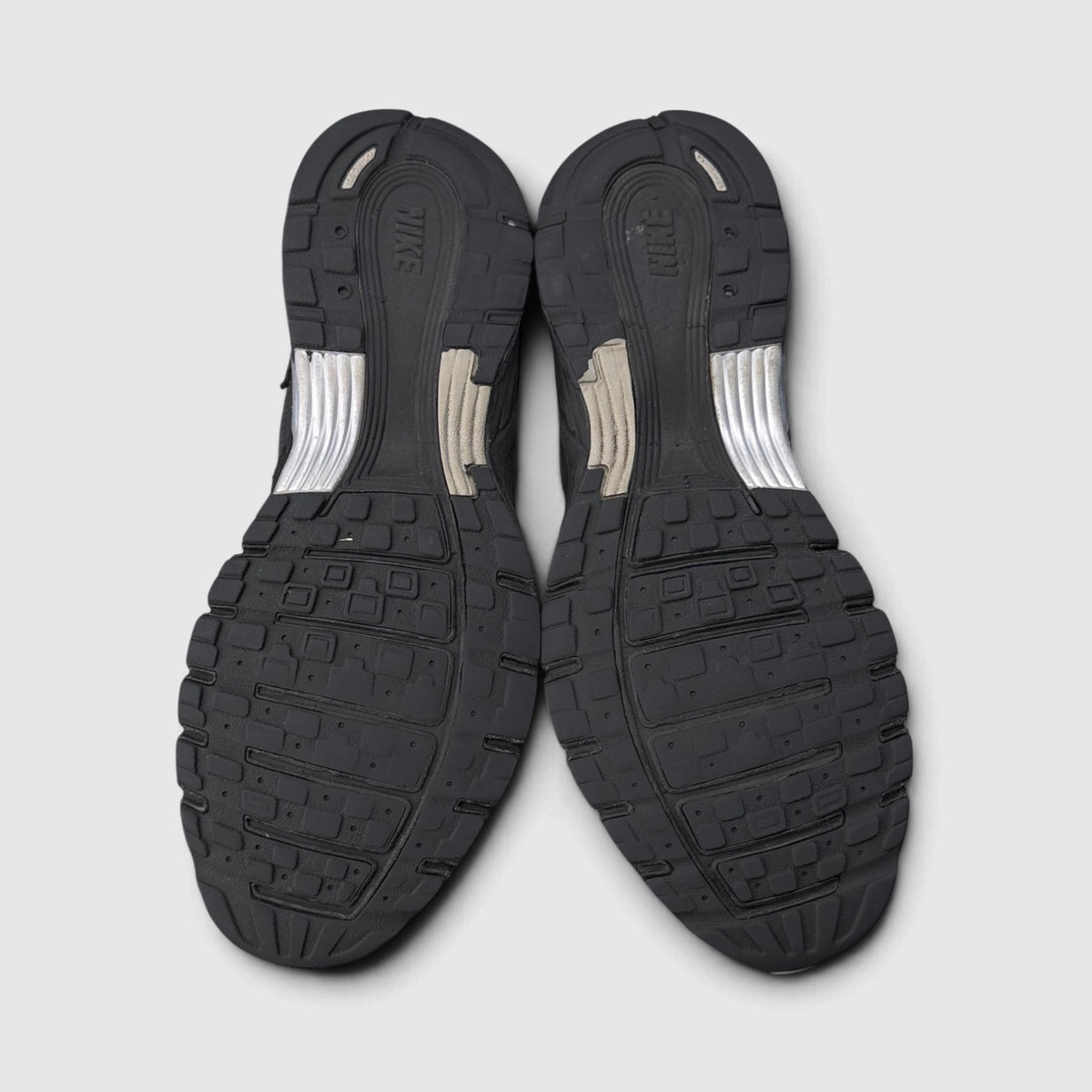 Nike P-6000, buty sportowe męskie w bardzo dobrym stanie rozmiar 42.5, podeszwa