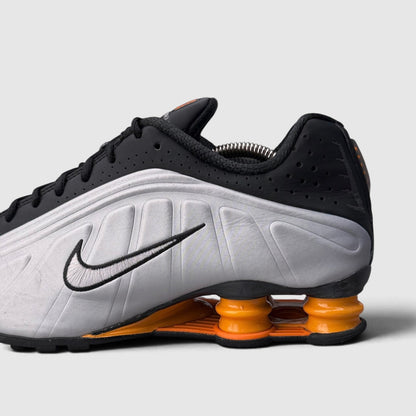Nike Shox R4 Bright Mandarin, buty sportowe męskie w bardzo dobrym stanie rozmiar 42.5, detal