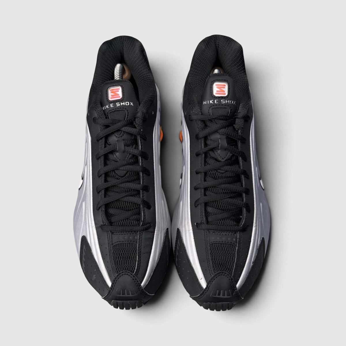 Nike Shox R4 Bright Mandarin, buty sportowe męskie w bardzo dobrym stanie rozmiar 42.5, widok z przodu