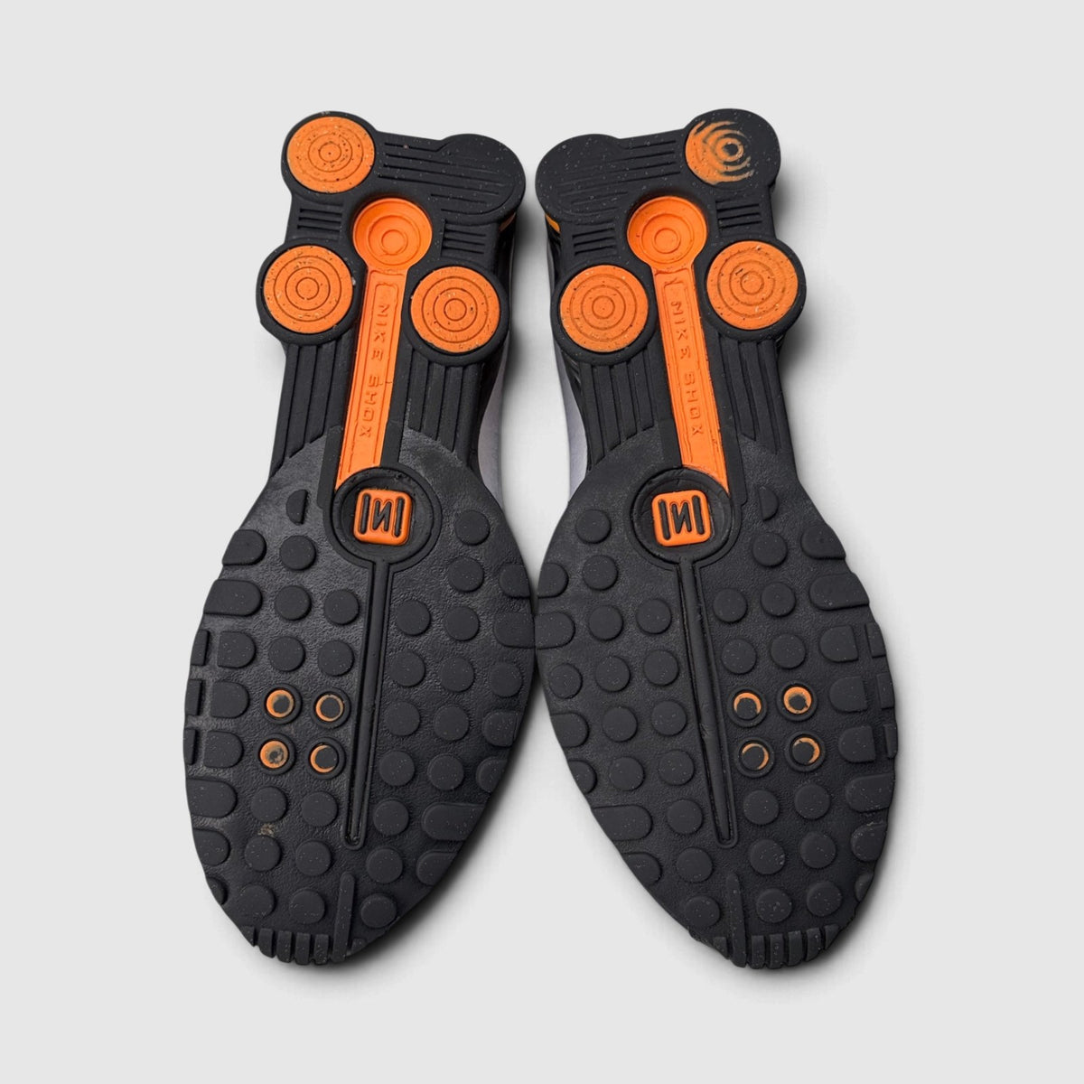 Nike Shox R4 Bright Mandarin, buty sportowe męskie w bardzo dobrym stanie rozmiar 42.5, podeszwa