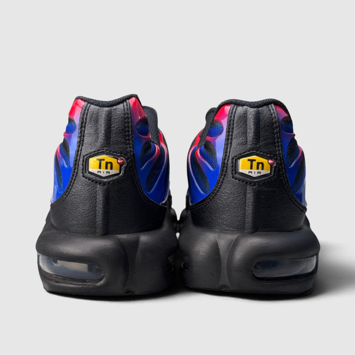 Nike Air Max Plus Spider-Man, buty sportowe męskie w bardzo dobrym stanie rozmiar 44.5, widok z tyłu
