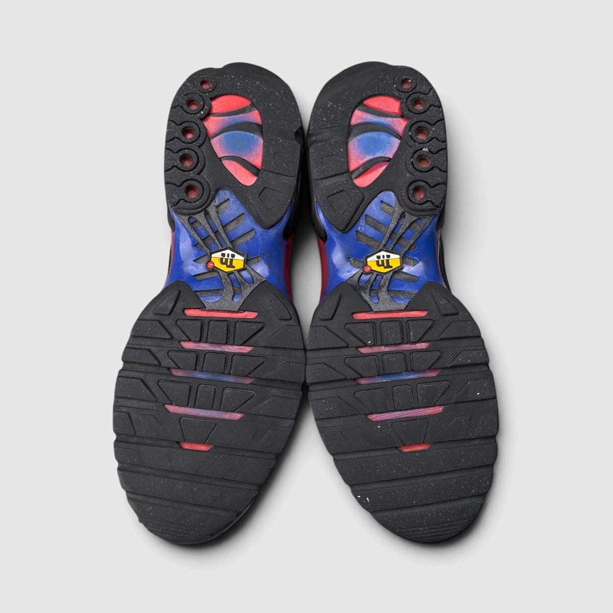 Nike Air Max Plus Spider-Man, buty sportowe męskie w bardzo dobrym stanie rozmiar 44.5, podeszwa