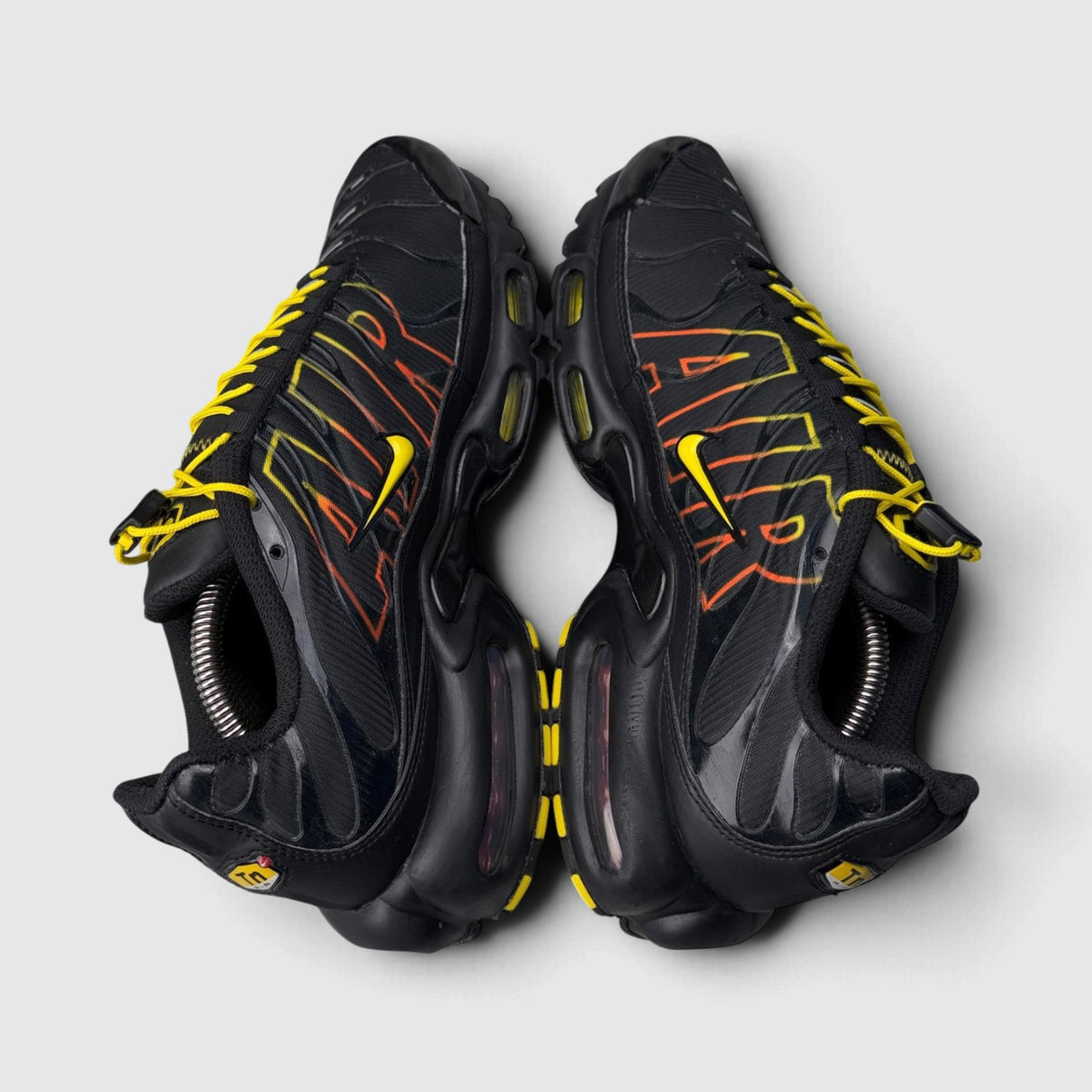 Nike Air Max Plus Sunrise, buty sportowe męskie w bardzo dobrym stanie rozmiar 44.5, widok z góry