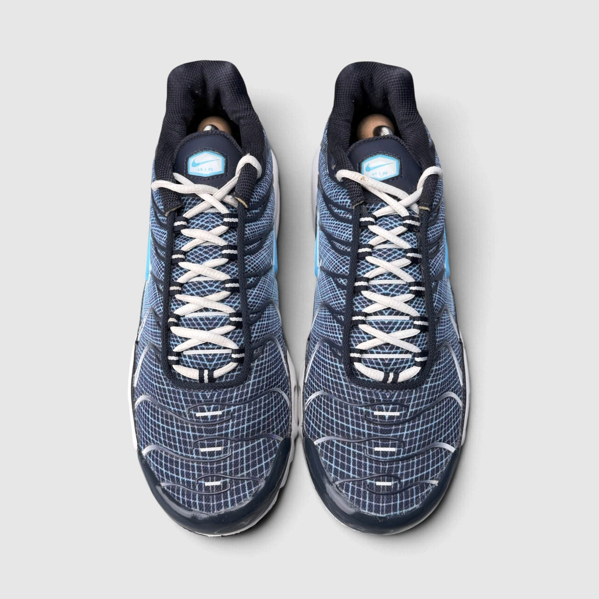 Nike Air Max Plus Dark Obsidian, buty sportowe męskie w bardzo dobrym stanie rozmiar 44.5, widok z przodu