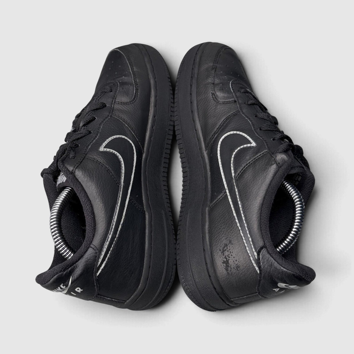 Nike Air Force 1 Low, buty sportowe damskie w bardzo dobrym stanie rozmiar 38, widok z góry