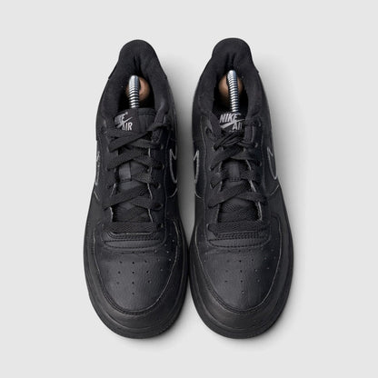 Nike Air Force 1 Low, buty sportowe damskie w bardzo dobrym stanie rozmiar 38, widok z przodu