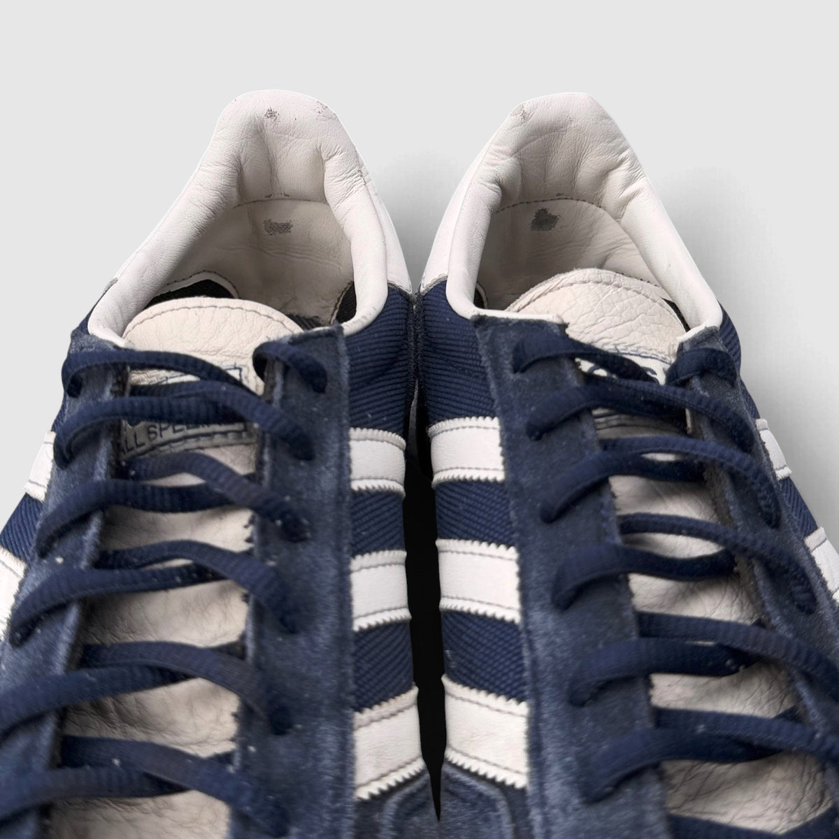 Adidas Spezial, buty sportowe męskie w bardzo dobrym stanie rozmiar 45 1/3, wkładka