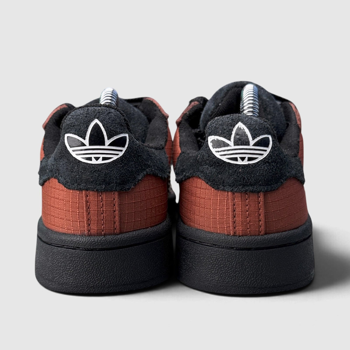 Adidas Campus, buty sportowe damskie w bardzo dobrym stanie rozmiar 36, widok z tyłu