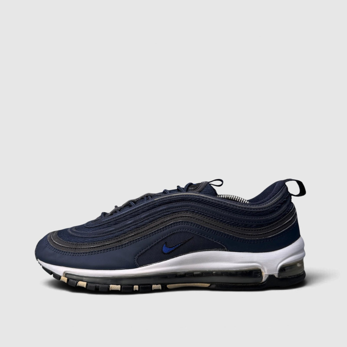 Nike Air Max 97, buty sportowe męskie w bardzo dobrym stanie rozmiar 45, boczny profil, lewa strona