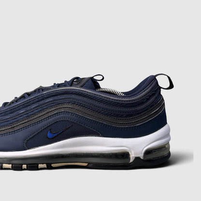Nike Air Max 97, buty sportowe męskie w bardzo dobrym stanie rozmiar 45, boczny profil, lewa strona