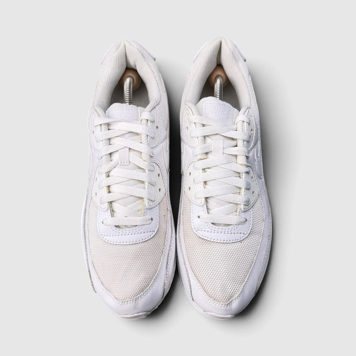Nike Air Max 90 Triple White, buty sportowe męskie w bardzo dobrym stanie rozmiar 44.5, widok z góry
