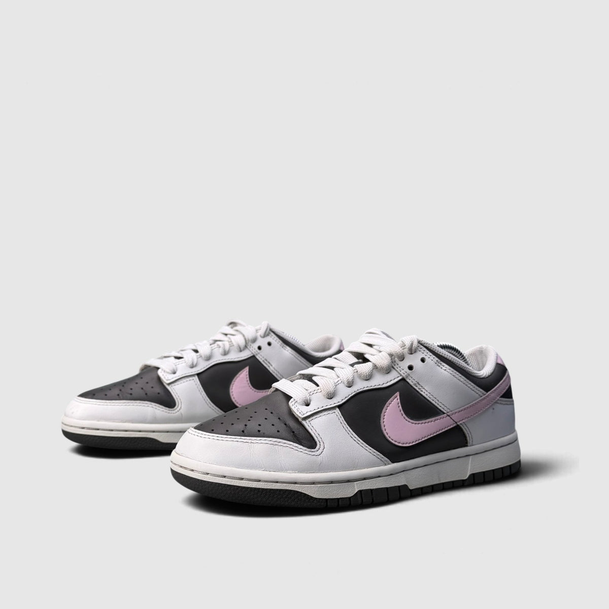 Nike Dunk Low, buty sportowe damskie w bardzo dobrym stanie rozmiar 39, para butów