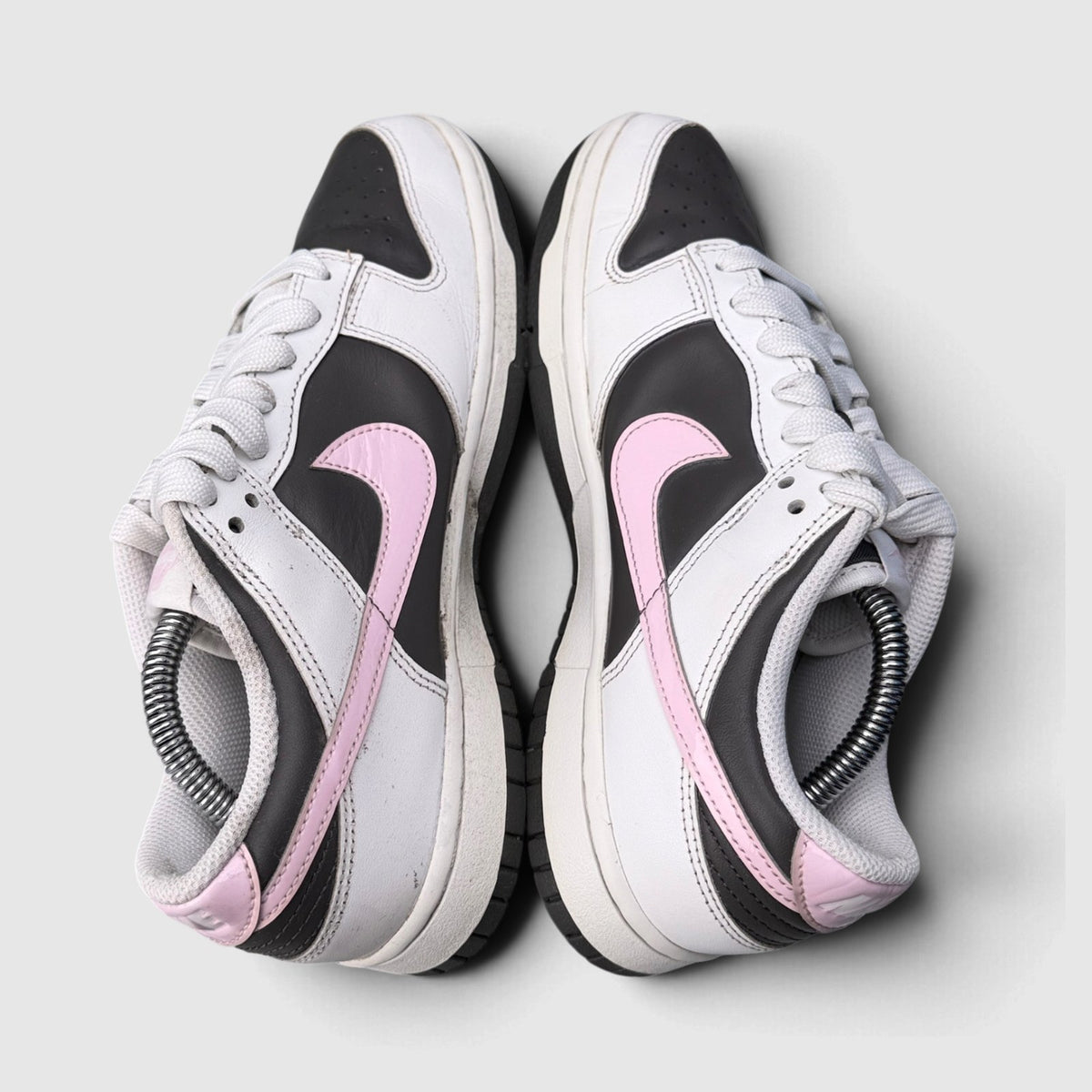 Nike Dunk Low, buty sportowe damskie w bardzo dobrym stanie rozmiar 39, widok z góry