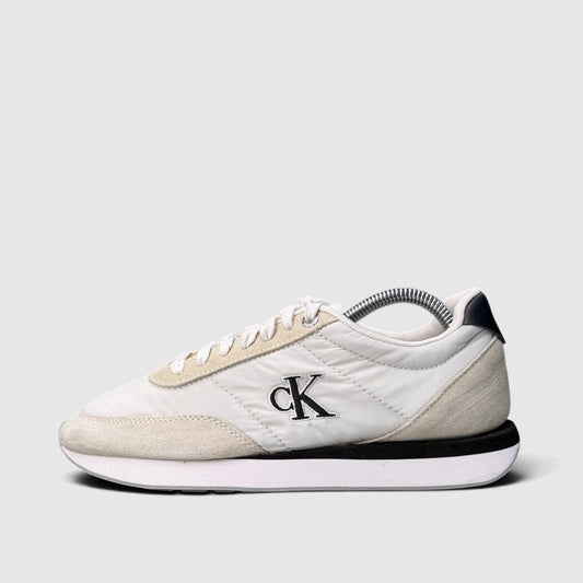 Calvin Klein Retro Runner, buty sportowe damskie w bardzo dobrym stanie rozmiar 38, boczny profil, lewa strona