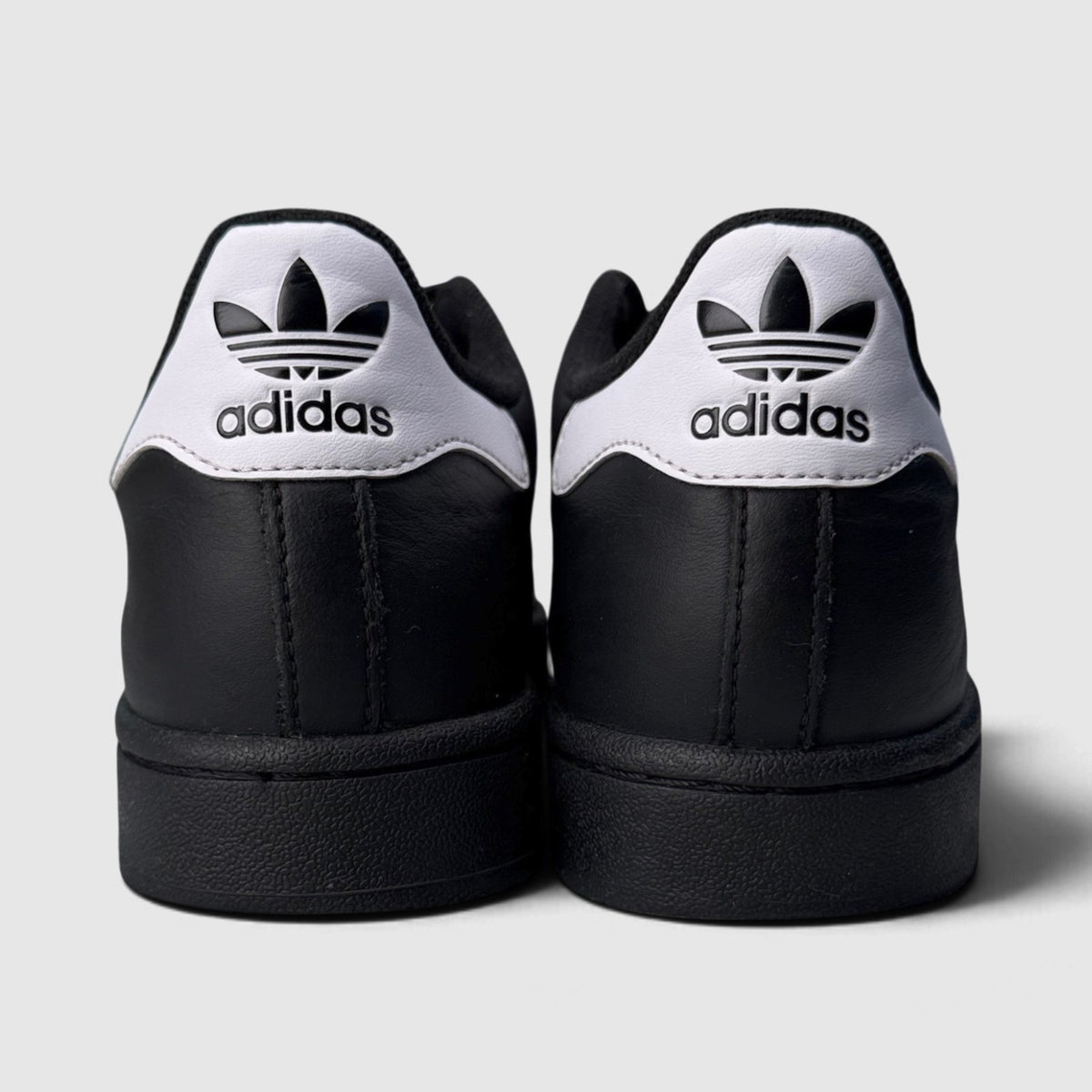 Adidas Superstar II Black White, buty sportowe damskie w bardzo dobrym stanie rozmiar 39 1/3, widok z tyłu