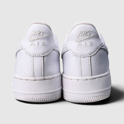 Nike Air Force 1 Low Triple White, buty sportowe damskie w bardzo dobrym stanie rozmiar 39, widok z tyłu