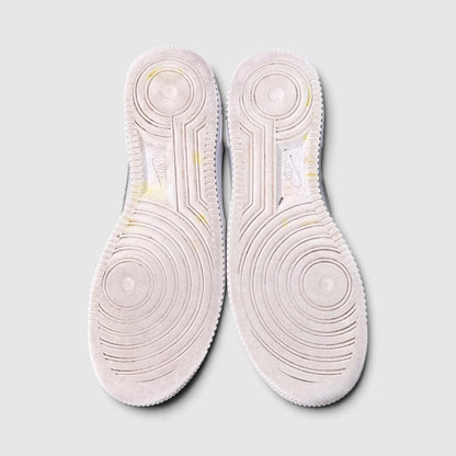 Nike Air Force 1 Low Triple White, buty sportowe damskie w bardzo dobrym stanie rozmiar 39, podeszwa